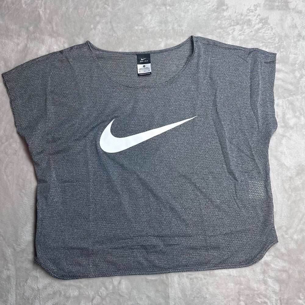 Nike~Women’s~Gray Crop Top Dri Fit Mesh Crew Neck Breathable Lightweight~Size XL